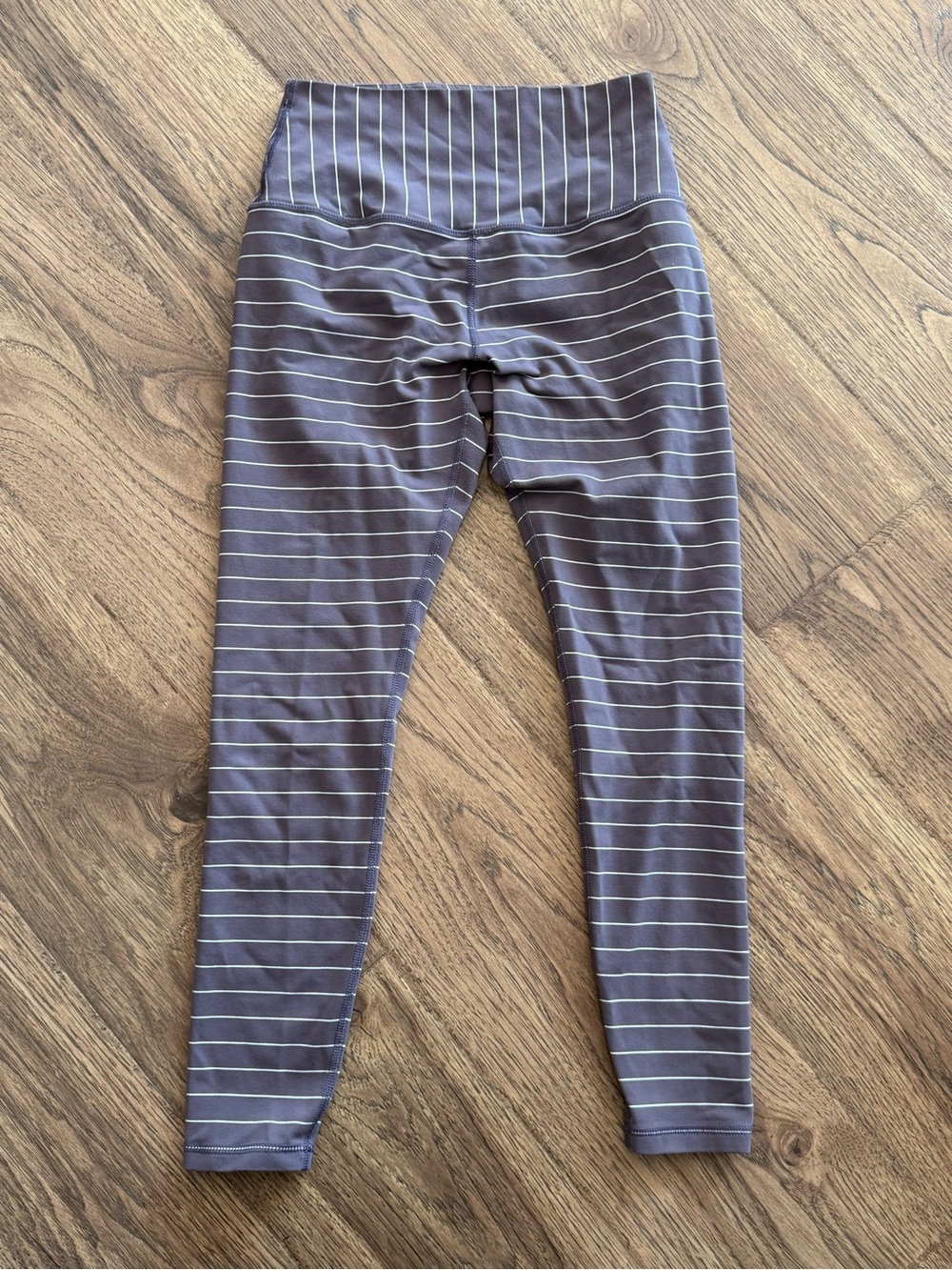 Women’s Striped Leggings Medium